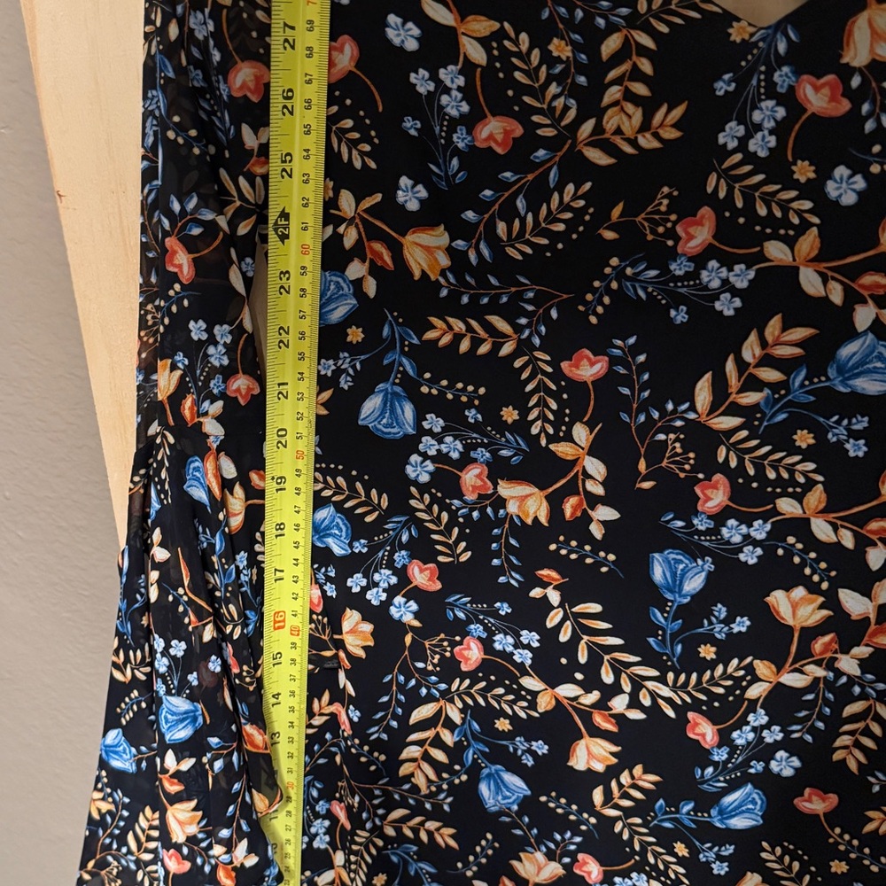 Feminine Floral Black Mini Dress - Picture 8 of 10